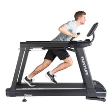 Laden Sie das Bild in den Galerie-Viewer, Tunturi Platinum TR30 Core Treadmill