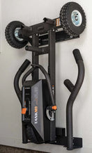 Laden Sie das Bild in den Galerie-Viewer, Torque M1 Wall-Mounted Hanger