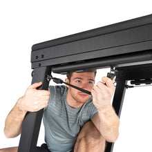 Laden Sie das Bild in den Galerie-Viewer, Tunturi Platinum TR30 Core Treadmill
